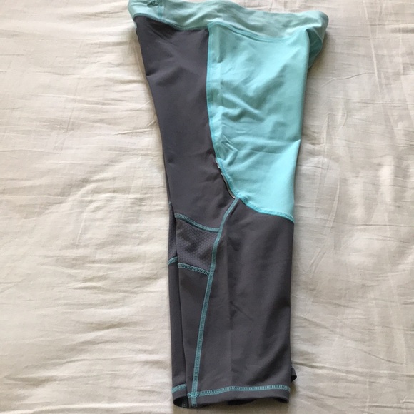 CHAMPION C9 Blue/Green Gray Crop Leggings Sz M - Picture 8 of 9